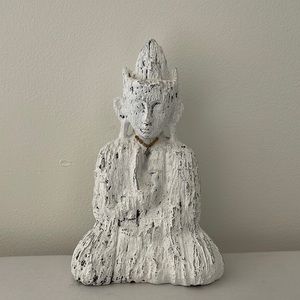 Buddha with necklace - decoration